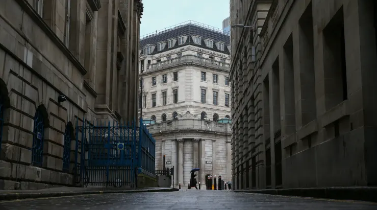Divided Bank of England boe leaves policy unchanged, says interestrates are ‘under review’