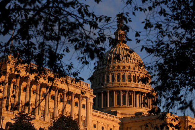 Congress Averts US Government Shutdown Hours Before Deadline – Bloomberg